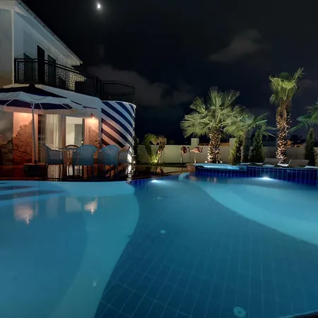 Red Premium Vip// Custom Design With Turkish Bbq+prvt Swmg Pool Villa