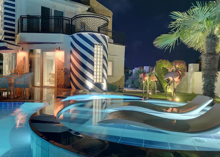 Red Premium Vip// Custom Design With Turkish Bbq+prvt Swmg Pool Villa