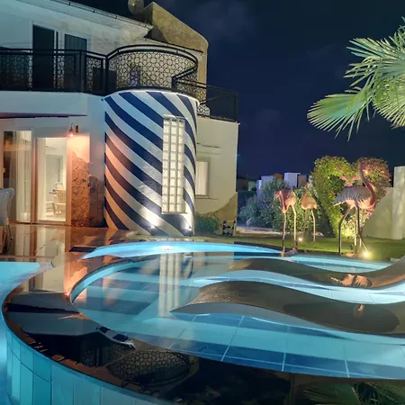 Red Premium Vip// Custom Design With Turkish Bbq+prvt Swmg Pool Villa