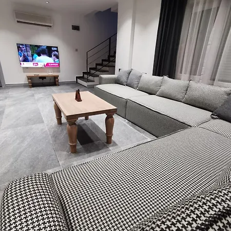 Red Premium Vip// Custom Design With Turkish Bbq+prvt Swmg Pool * 贝莱克