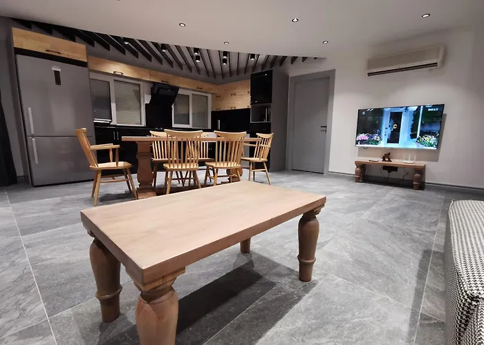 빌라 Red Premium Vip// Custom Design With Turkish Bbq+prvt Swmg Pool 베렉