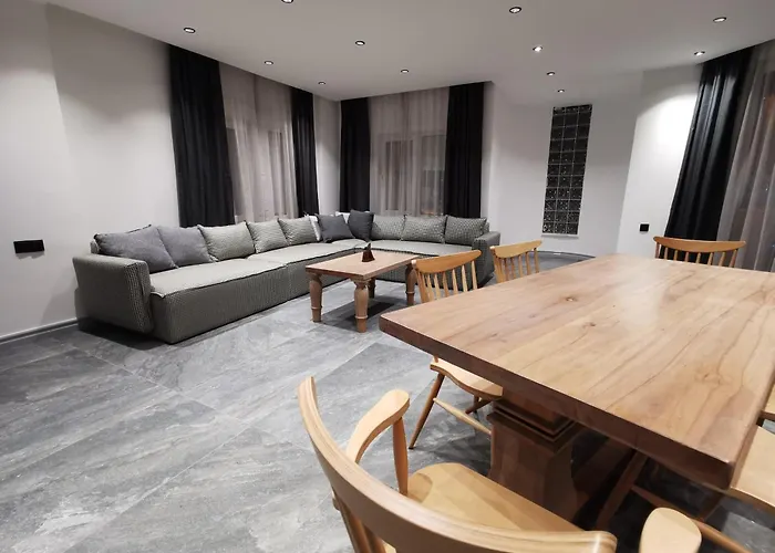 Red Premium Vip// Custom Design With Turkish Bbq+prvt Swmg Pool *